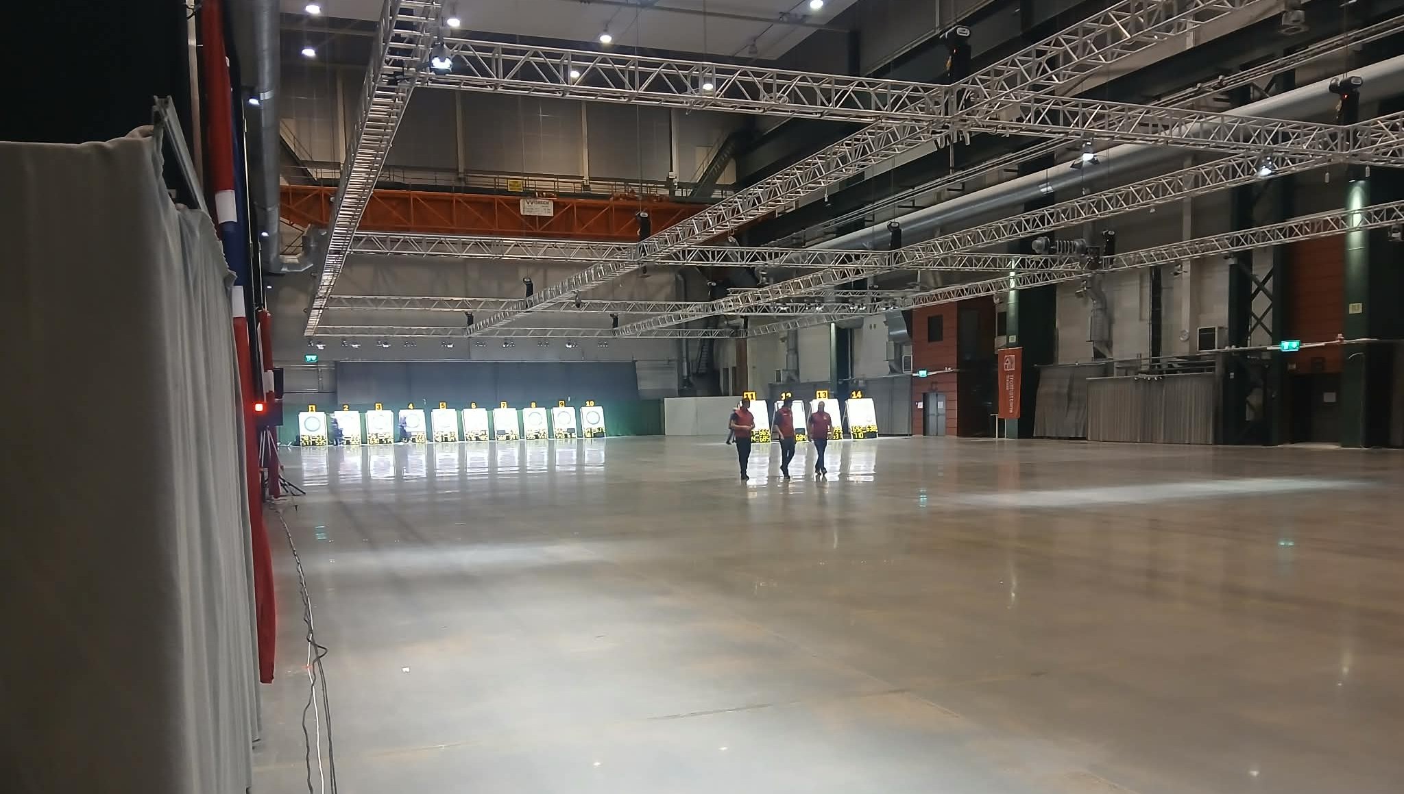 70 meter inomhus i Trollhättan